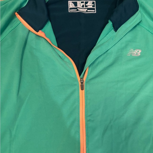 New Balance Green Long Sleeve Top - Picture 2 of 6